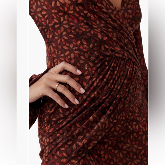 Shayla Floral Long Sleeve Wrap Dress - Picture 4 of 4